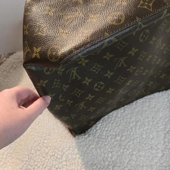 Louis Vuitton Looping GM Monogram Shoulder Bag - Picture 10 of 14